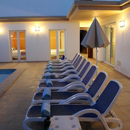 Villa Betty Cala'N Blanes  Екстериор снимка