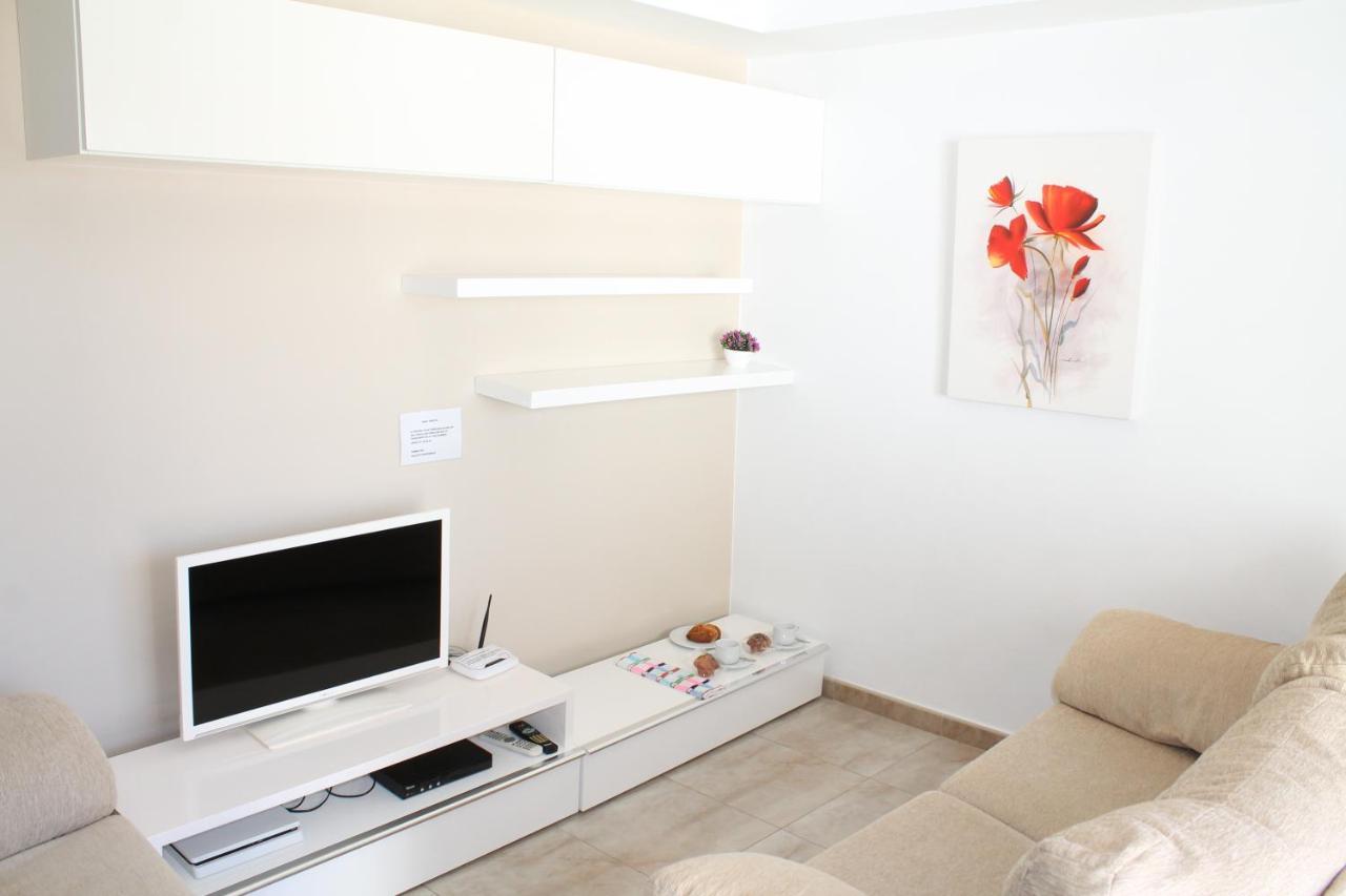 Villa Betty Cala'N Blanes  Екстериор снимка