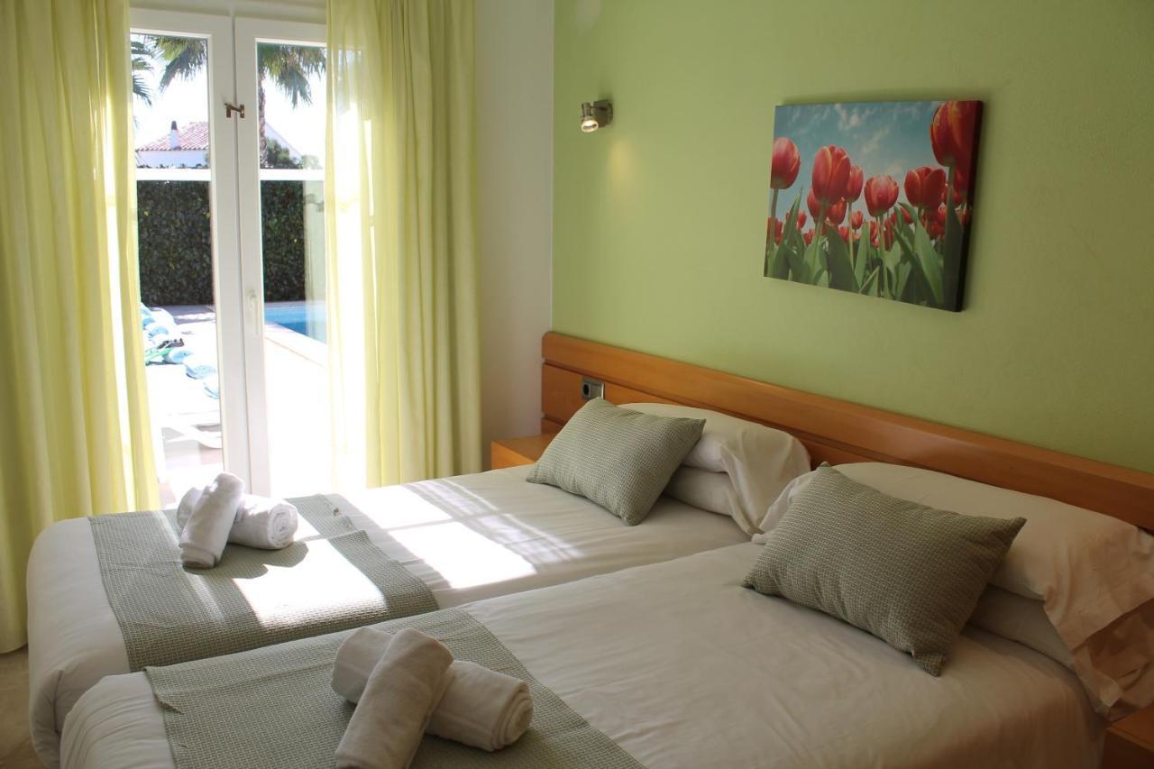 Villa Betty Cala'N Blanes  Екстериор снимка